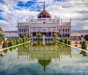 1-chota-imambara-lucknow-uttar-pradesh-attr-hero